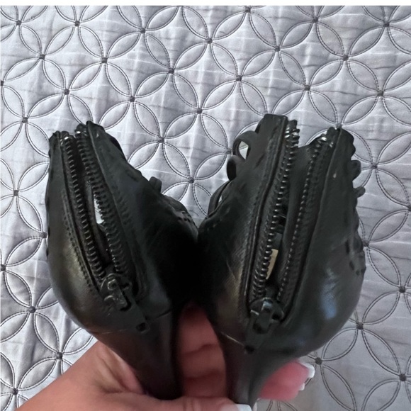 Christian Louboutin heels 36.5 - Picture 3 of 16